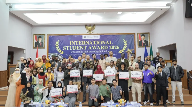 UMS Apresiasi Mahasiswa Internasional lewat International Student Award 2026