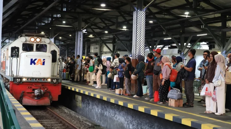 KAI Catat 1.3 Juta Penumpang KA Jarak Jauh Naik dan Turun di Daop 6 Periode Juli 2026