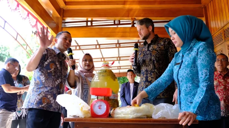 TP PKK Surakarta Perkuat Peran Ibu Rumah Tangga dalam Gerakan Pilah Sampah