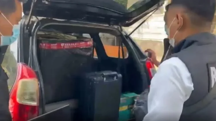 Geledah BMT Alfa Dinnar, Polisi Sita Uang, Sertifikat Tanah, dan Dokumen Nasabah