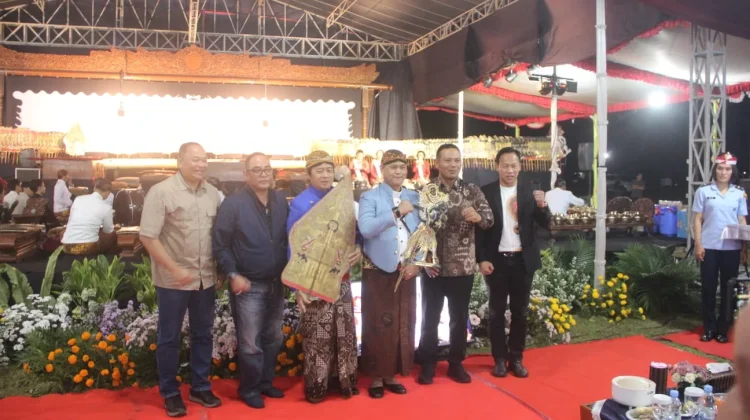 Wayang Kulit “Gatotkaca” Semarakkan HUT ke-81 Kemerdekaan RI di Setukpa Kodiklatau