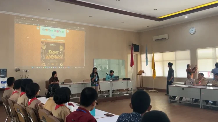 RRI Kenalkan Jagat Wayang di SMK Mikael, Jadi Media Pembelajaran Budaya