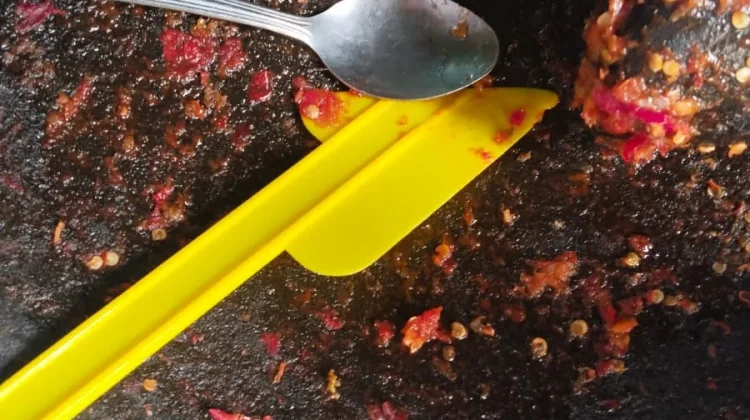 Cobek dan Ulekan, Sentuhan Tradisional Bikin Sambal Makin Nikmat