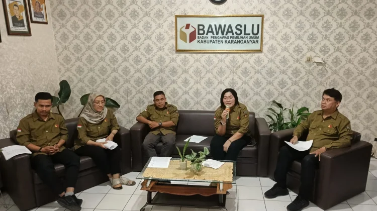 Sewindu Bawaslu Karanganyar: Raih Prestasi Nasional Perkuat Desa