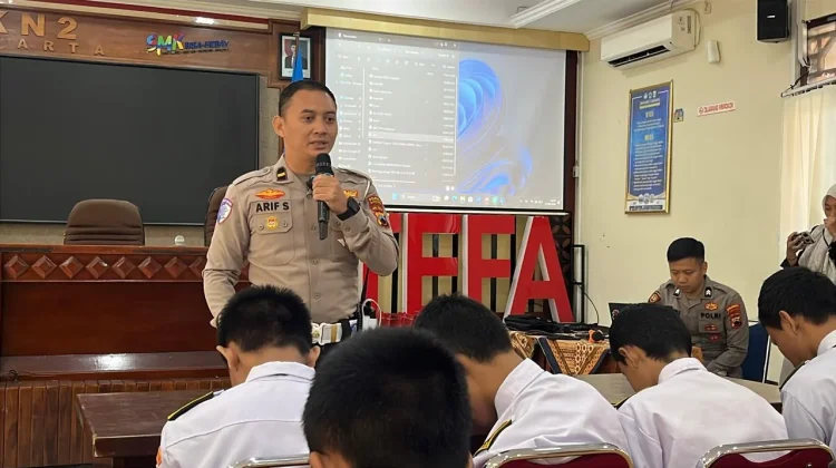 Polresta Bekali Pelajar SMK 2 Surakarta Cerdas Manfaatkan AI