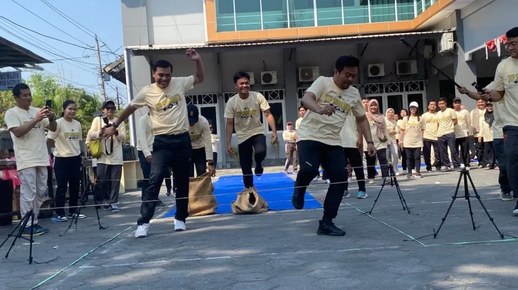 Dies Natalis Ke-47 UTP Surakarta Dimeriahkan Jalan Sehat & Goara-Goara