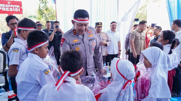 Enam Tahun Terputus, Kapolda Jateng Resmikan Jembatan di Jabungan Semarang