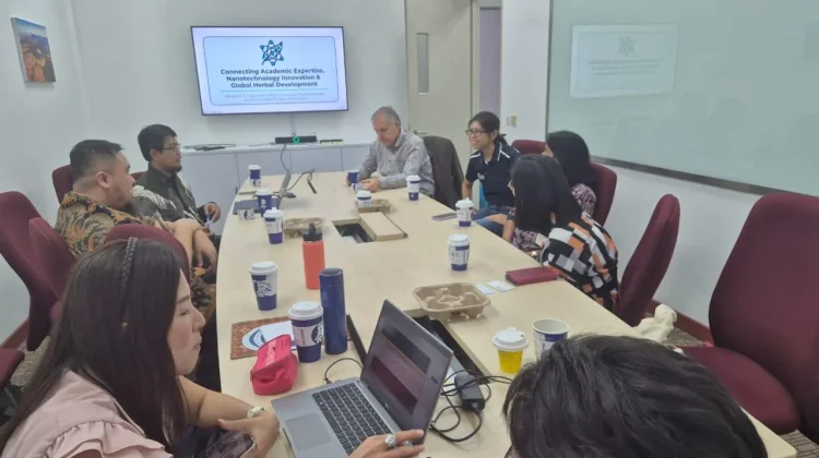 Fakultas Farmasi UMS dan University of Nottingham Malaysia Gelar Seminar Kanker