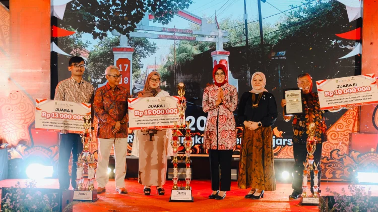 Lomba Gapura Usai, Astrid Ajak Warga Jaga Gotong Royong