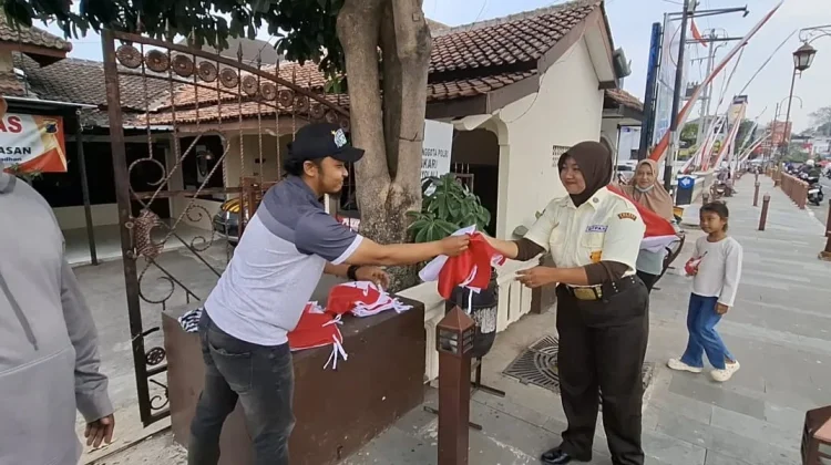 Semarakkan HUT RI-81, Polres Boyolali Bagikan 310 Bendera Merah Putih