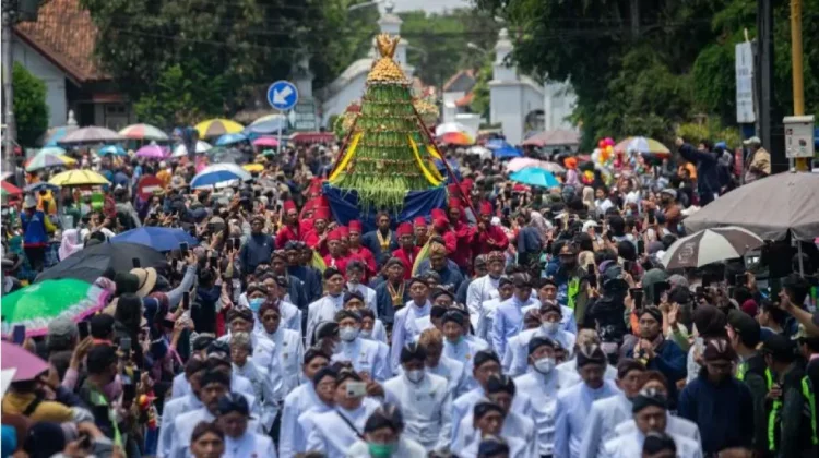 Tak Sekadar Rebutan Gunungan, Ini Makna dan Filosofi Grebeg Mulud Keraton Surakart