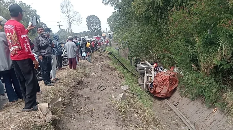 Truk Bermuatan Kapas Alami Kecelakaan Tunggal, Sopir Meninggal Dunia