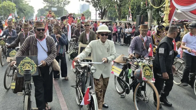 Usung Pesan Lingkungan, Pawai Pembangunan Kota Surakarta Berlangsung Meriah