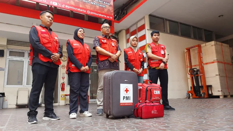 PMI Surakarta Jemput Bola Layani Kesehatan Pengungsi Nagekeo