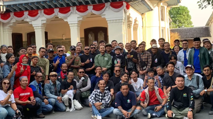 Wali Kota Respati Lepas Parade Scooter Kemerdekaan dari Loji Gandrung
