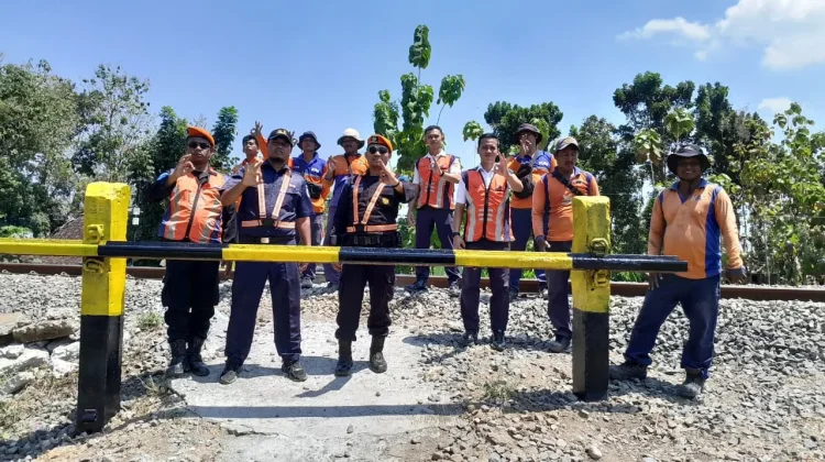 KAI Daop 6 Tutup Perlintasan Tak Terjaga JPL 140 di Sragen