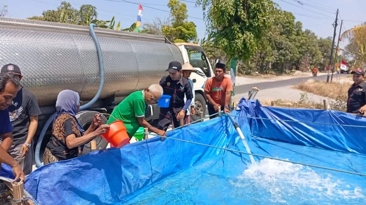 CSAR Salurkan 40.000 Liter Air Bersih untuk Warga Terdampak Kekeringan di Sragen