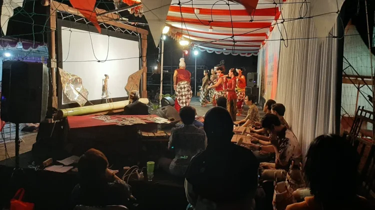 Dalang Kondang Ki Bayu Aji Meriahkah HUT RI di Jetis Permai Gentan