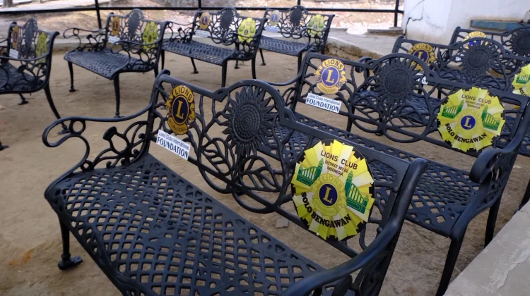 Kursi Taman Wujud Kepedulian Lions Club untuk Sesama