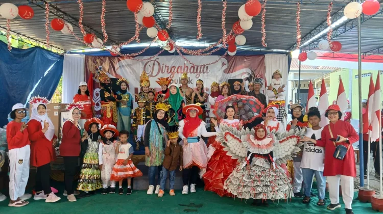 Karnaval RW X Merbung, Bukan Jalan Sehat Biasa, Pelestarian Budaya-Daur Ulang Sampah