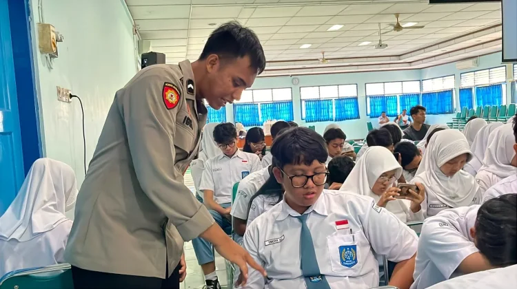 Polresta Surakarta Edukasi Pelajar Cegah Penyalahgunaan AI di SMAN 4 Solo