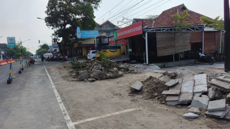 Proyek "Glowingisasi" Jalan Raya Sukowati Sragen Dimulai, Nilai Kontrak Rp 8,7 Miliar