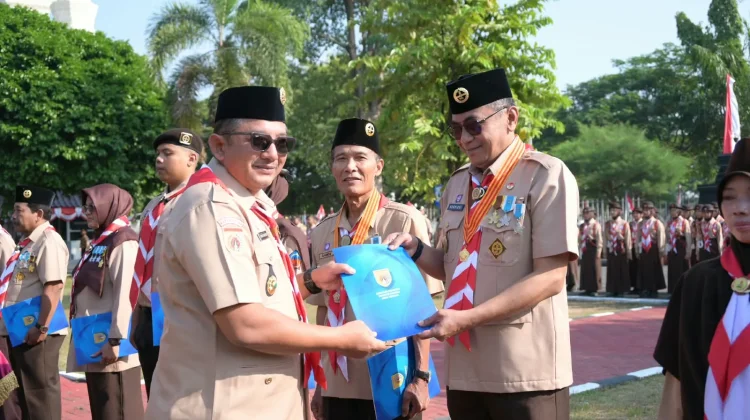 Hari Pramuka ke-65, 13 Anggota Kwarcab Karanganyar Terima Penghargaan