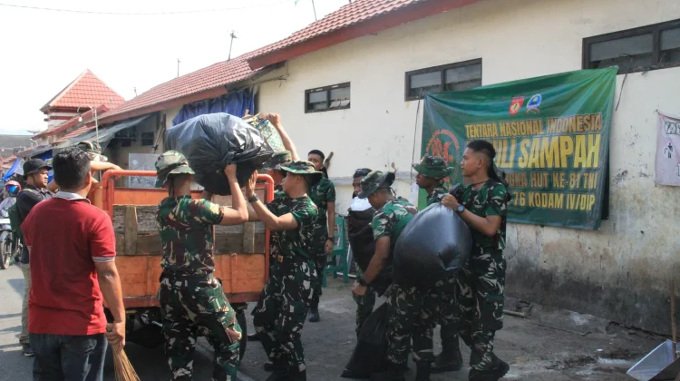 Kodim Wonogiri Ajak Pedagang Jaga Kebersihan Pasar Sidoharjo