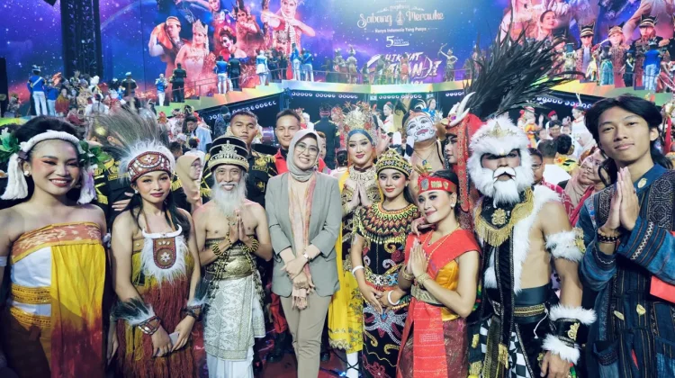 Hadiri Pagelaran Sabang Merauke, Astrid Apresiasi Seniman Surakarta yang Tampil