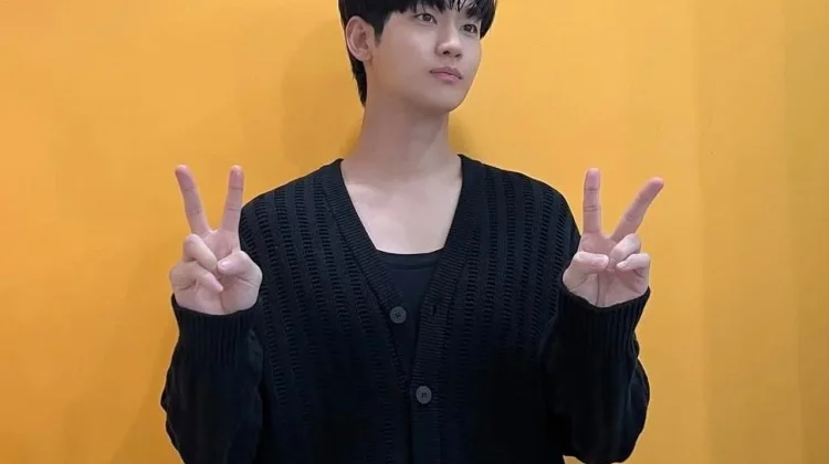 Vakum usai Skandal, Kim Soo Hyun Dipastikan Tampil di The Fact Music Awards 2026