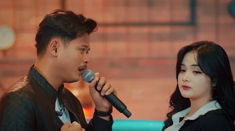 Lirik Terjemah "Pupusing Nelongso" (Duet Cowok Cewek) Panduan Karaoke
