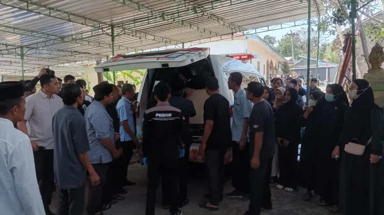 Isak Tangis Iringi Kepulangan Jenazah Pekerja Migran Karanganyar dari Jepang