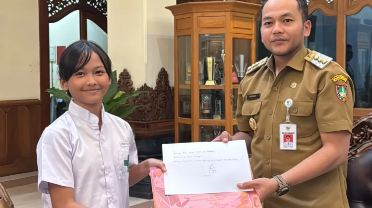 Wali Kota Solo Tawarkan Beasiswa ke Singapura Kepada Siswa Berprestasi