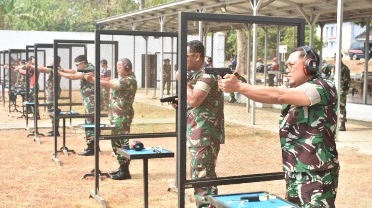 Tingkatkan Profesional, Perwira Wingdik 400/Matukjur Latihan Menembak Pistol