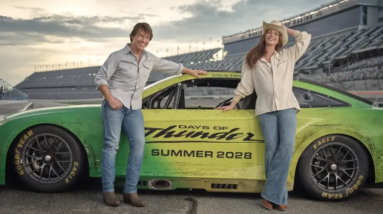 Tom Cruise dan Anne Hathaway Bersiap Membawa Kembali Days of Thunder