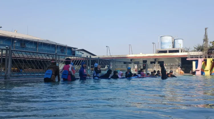 Renang Jadi Cara SD Muhammadiyah 1 Solo Asah Bakat dan Motorik Siswa