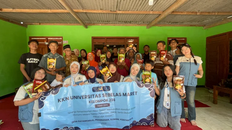KKN UNS Kelompok 236 Kembangkan Manggleng Menjadi Produk Unggulan Dukuh Jontro