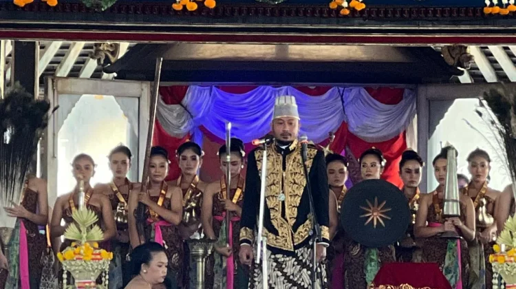 Keraton Surakarta Gelar Upacara Adat Kelengkapan Jumeneng PB XIV Hangabehi