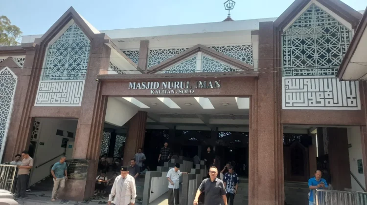 Masjid Ibu Tien Suharto, Simbol Religi yang Melekat di Kalitan Solo