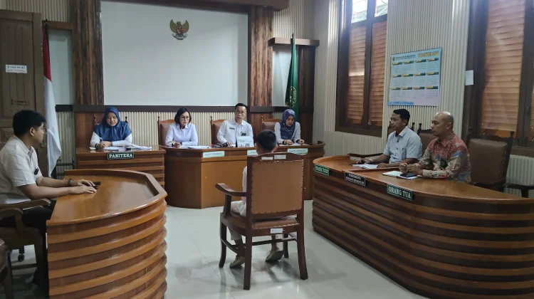Siswa SMPN 2 Sumberlawang Divonis 2,5 Tahun Penjara-Bayar Restitusi 76 Juta