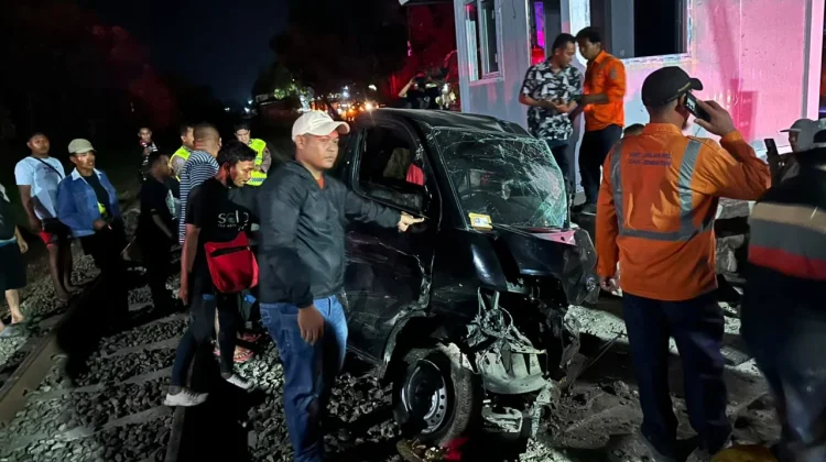 Ini Kronologi Pikap Mogok Tertabrak KA Majapahit di Perlintasan Kalijambe Sragen