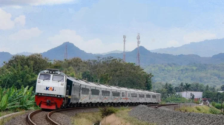 Terdampak Abu Vulkanik, KAI Operasikan 2 KA Tambahan Solo-Jakarta