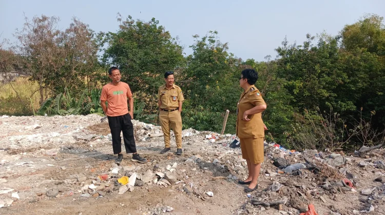 Pembatasan TPA Putri Cempo Picu Pembuangan Sampah Ilegal