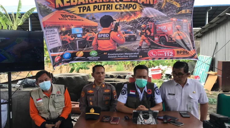 Kebakaran Putri Cempo Terkendali, Pemadaman Blok B Masih Dilanjutkan