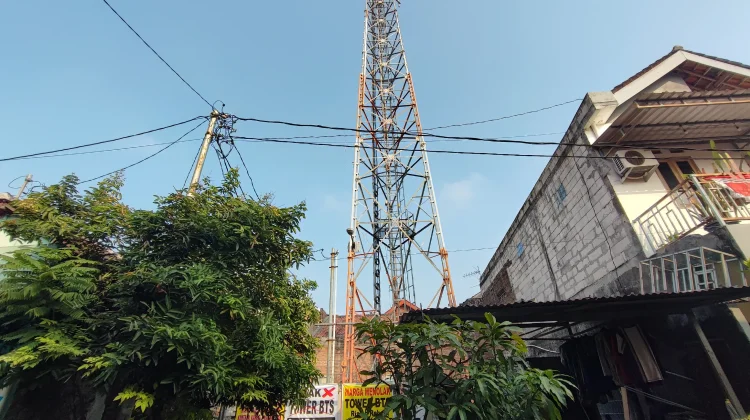 Warga Bibis Baru Minta Tower Telekomunikasi Dibongkar