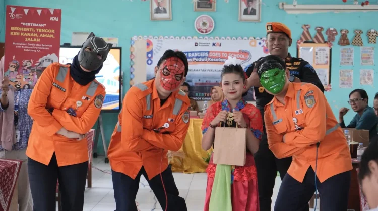 KAI Edukasi Keselamatan Perkeretaapian kepada Siswa SDN 5 Gayam