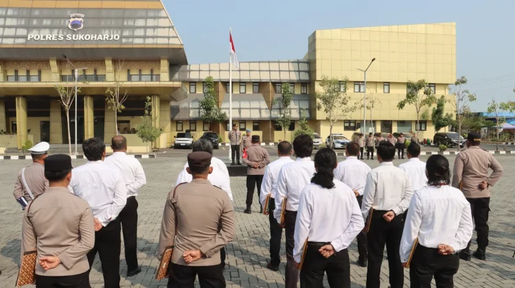 Kapolres Sukoharjo Beri Reward Personel Berprestasi, Polsek Bulu Terbaik