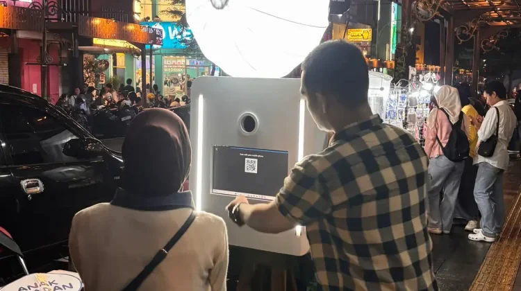 Photobooth Jadi Aktivitas Wajib Nongkrong Anak Muda di Surakarta?