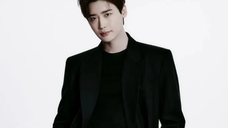 Lee Jong Suk Resmi Mundur dari Jajaran Pemeran Utama “Iseop’s Romance”