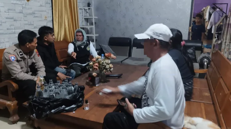 Aduan Peredaran Miras di Matesih, 16 Botol Arak Bali Diamankan Polisi